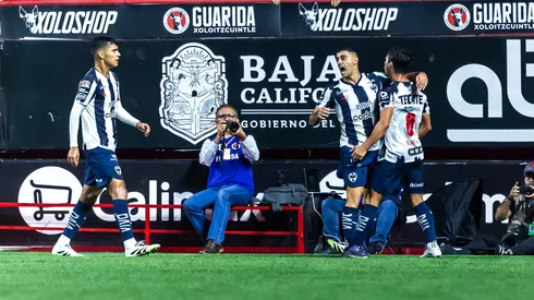 Aficionados de Rayados apuntan contra jugador.