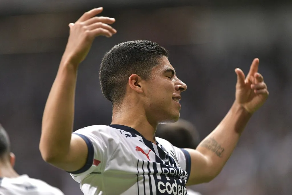 Víctor Guzmán salió lesionado de su encuentro ante Xolos por la Jornada 12 ( Azael Rodriguez/Getty Images)