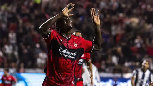 Frank Boya en el festejo de su gol a Rayados de Monterrey