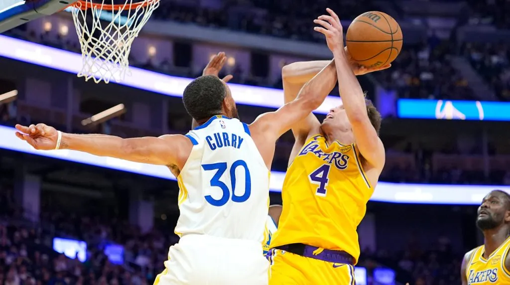 Curry anotó 14 puntos contra Lakers. (Foto: Getty Images)