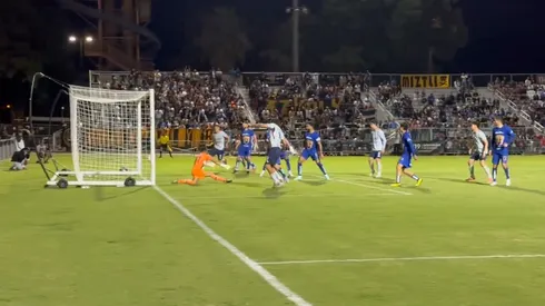 Mateusz Bogusz marcó el primero de Cruz Azul.