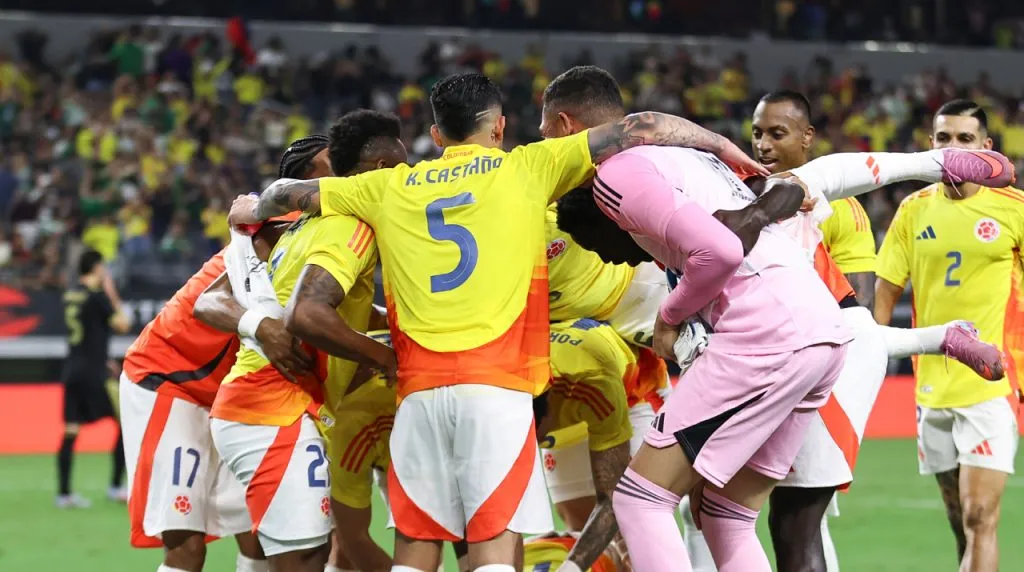 Jugadores de Colombia celebrando el 4 a 0 a México. (Foto: Getty Images)