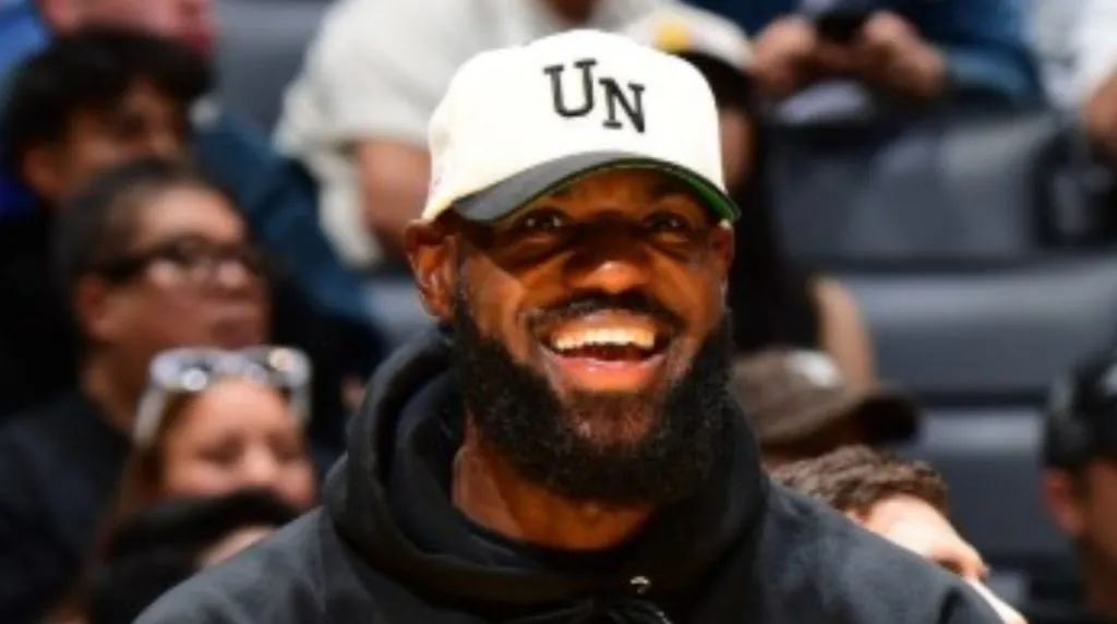 LeBron hizo una jugada lesionado que sorprendió a todos. (Foto: Getty Images)