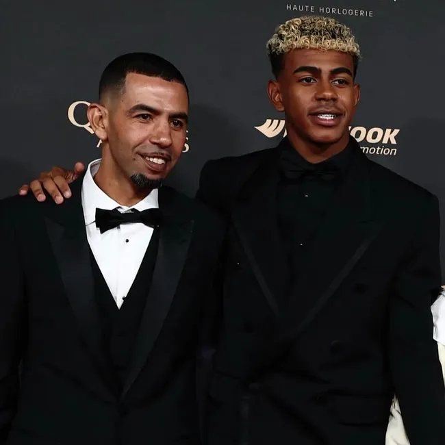 Mounir Nasraoui y Lamine Yamal en la Gala del Balón de Oro 2025 (@hustle_hard_304)