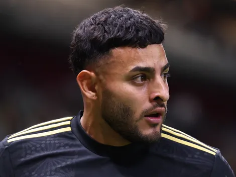 El hostil recibimiento que tuvo Alexis Vega en su regreso al Estadio Akron