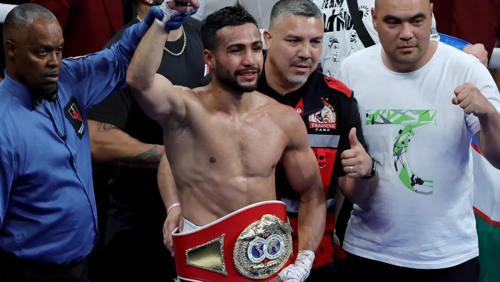 Shakhram Giyasov podría ser el próximo rival de Rolly Romero. (GETTY IMAGES)