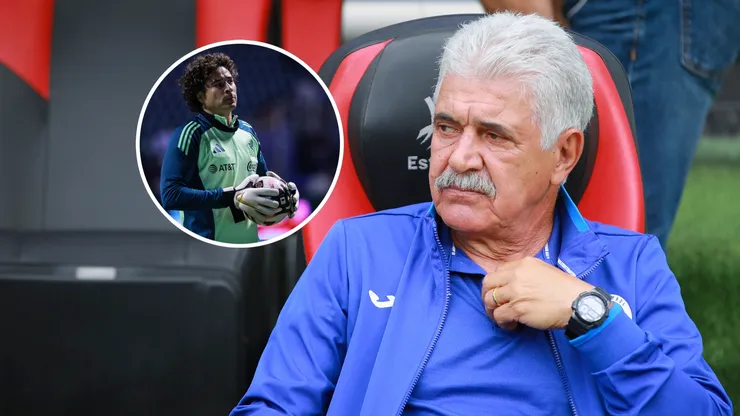 Tuca Ferretti apunta contra Memo Ochoa.