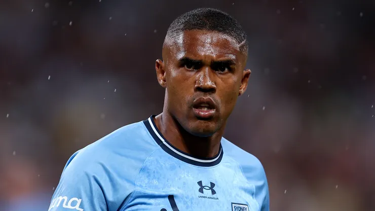 Douglas Costa se habría ofrecido a clubes mexicanos.
