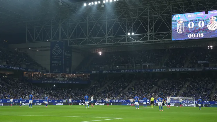 Jugadores de Real Oviedo y Espanyol protestaron en el primer partido de la Jornada 9