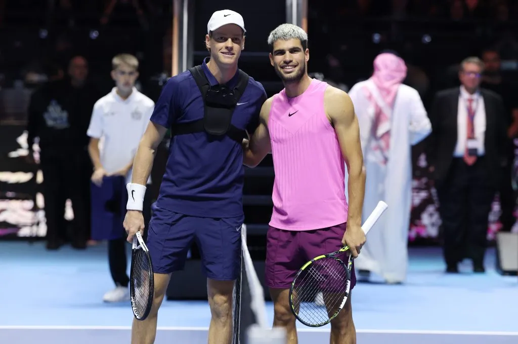 Jannik Sinner y Carlos Alcaraz en la final del Six Kings Slam (Getty Images)