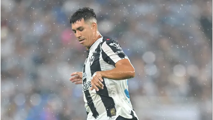 Jorge Rodríguez sale del equipo ante Pumas UNAM.