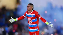 Kevin Mier, a la banca en el 'clásico' ante América.