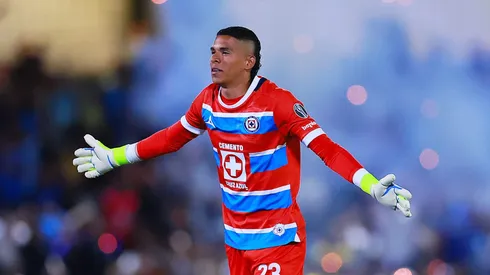 Kevin Mier, a la banca en el 'clásico' ante América.