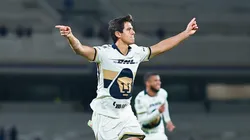 José Juan Macías sale lesionado del Rayados vs Pumas