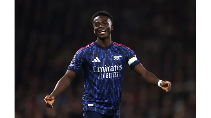 Bukayo Saka, la figura del Arsenal, quiere darle el triunfo a su equipo.