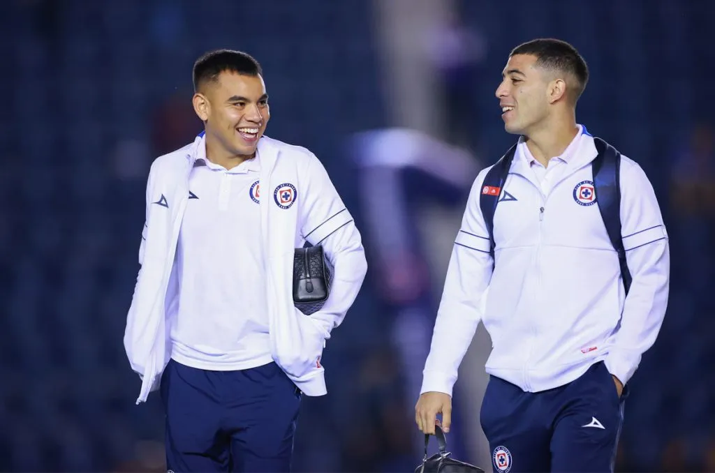 Charly y Erik, al banquillo en Necaxa vs. Cruz Azul.