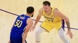 Curry y Doncic en la victoria de Warriors vs. Lakers.