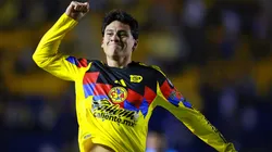 Ramón Juárez celebra su gol con el América en el choque de la fecha 14 ante Puebla.