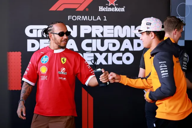 Lewis Hamilton y Lando Norris en el GP de México (GETTY IMAGES)