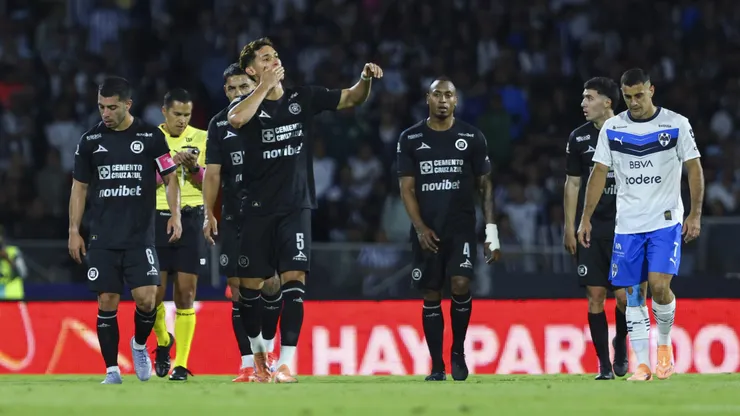 Cruz Azul superó a Monterrey con autoridad.