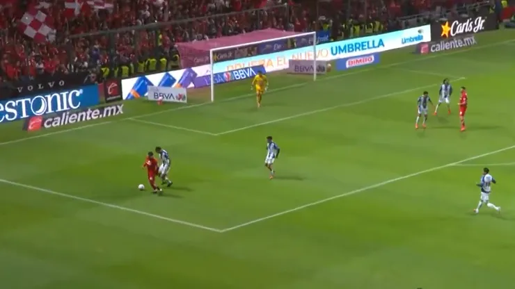 Alexis Vega se lesionó y pidió el cambio en el duelo de Toluca ante Pachuca