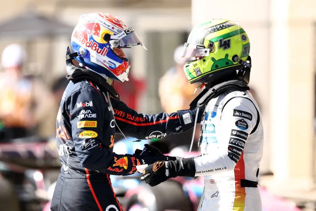 Max Verstappen y Lando Norris se saludan en Austin (GETTY IMAGES)