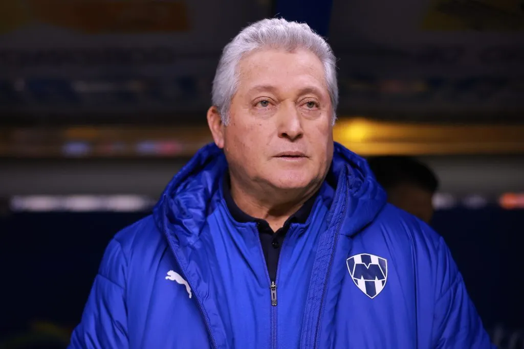 Víctor Manuel Vucetich como entrenador de Rayados (Getty Images)
