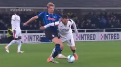 La infracción de Marco Brescianini sobre Santi Giménez.