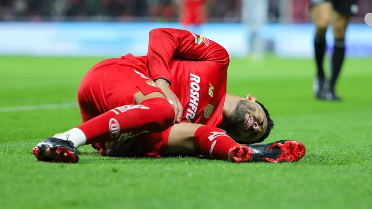 Alexis Vega se lesionó y estará un tiempo afuera.