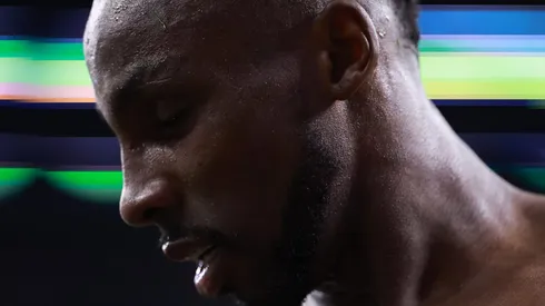 Julián Quiñones se engancha con aficionado