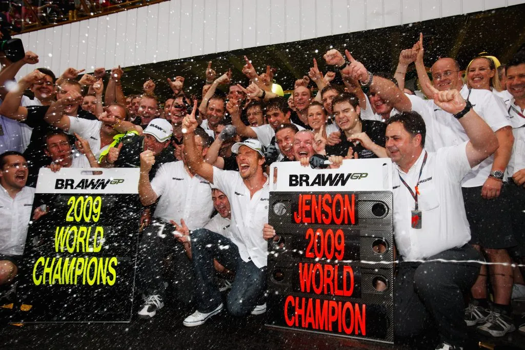 Jenson Button celebra su campeonato tras el GP de Brasil 2009 (GETTY IMAGES)