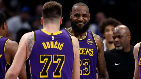LeBron James y Luka Doncic en Lakers