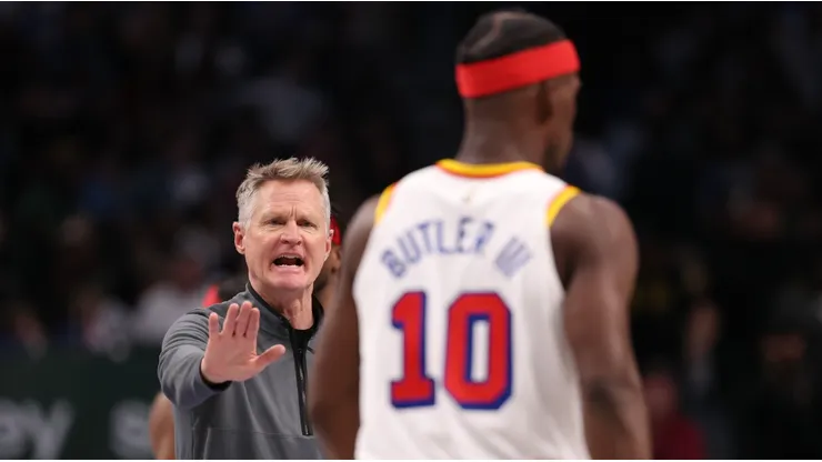 Jimmy Butler juega la primera temporada completa con Steve Kerr en Warriors.
