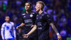 Cruz Azul celebró en Puebla y es líder parcial.