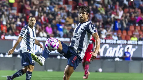 Óliver Torres no estará presente en el compromiso de Rayados ante Tigres por el Apertura 2025