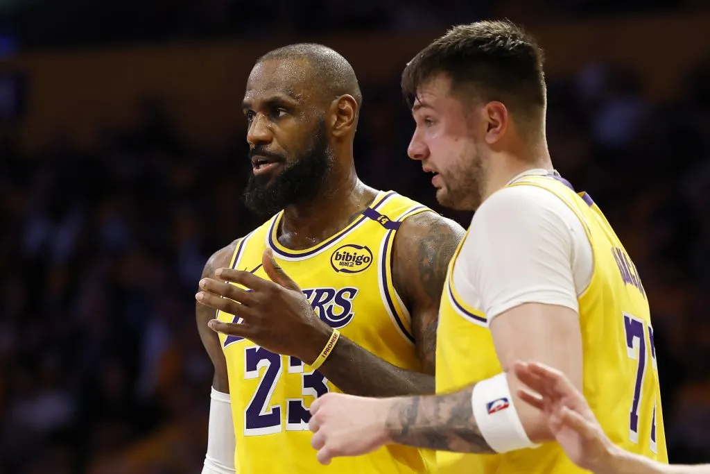 LeBron James y Doncic juntos en la NBA (Getty Images)