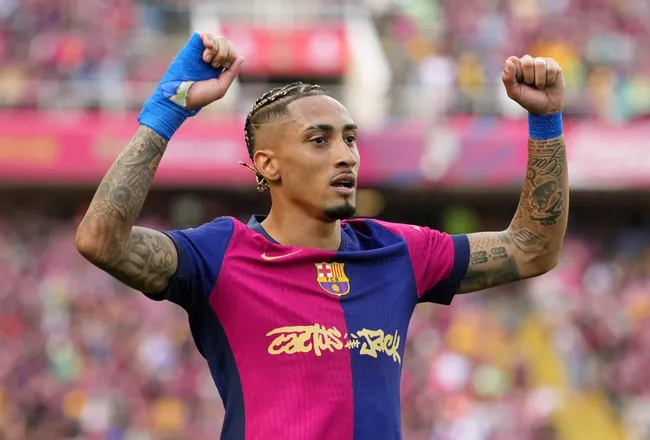 Raphinha no fue incluido en el equipo ideal de FIFPRO (GETTY IMAGES)