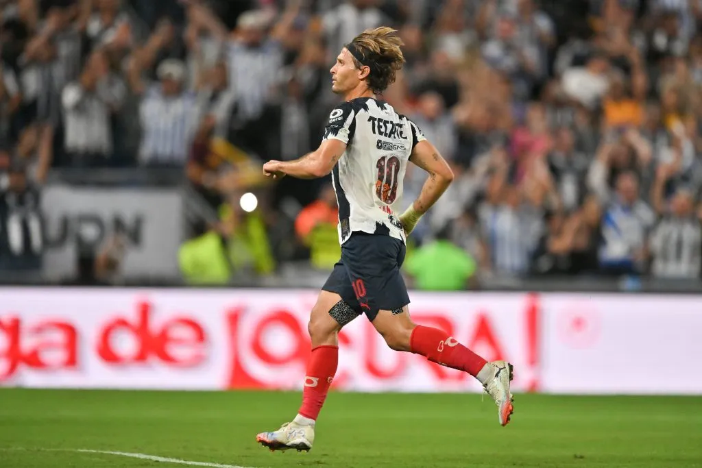 Sergio Canales viene de convertir en el Clásico Regio (Getty Images)