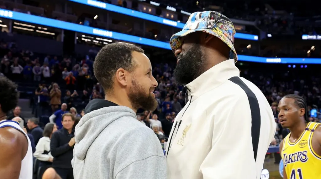 LeBron James acuso a Stephen Curry de arruinar el juego. (Foto: Getty Images)