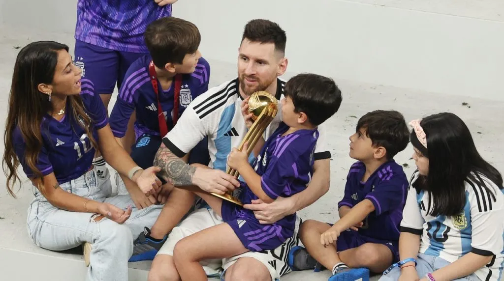 Messi con su familia después de ganar el Mundial. (Foto: Getty Images)