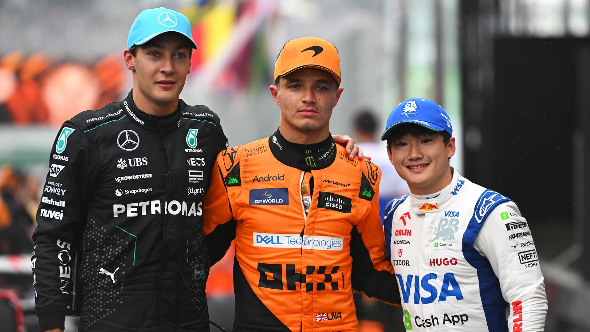 George Russell, Lando Norris y Yuki Tsunoda tras la qualy de Brasil 2024 (GETTY IMAGES)