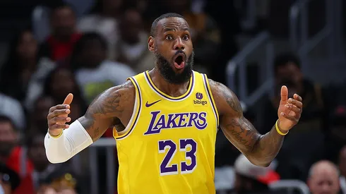 LeBron James todavía no debutó en la Temporada Regular