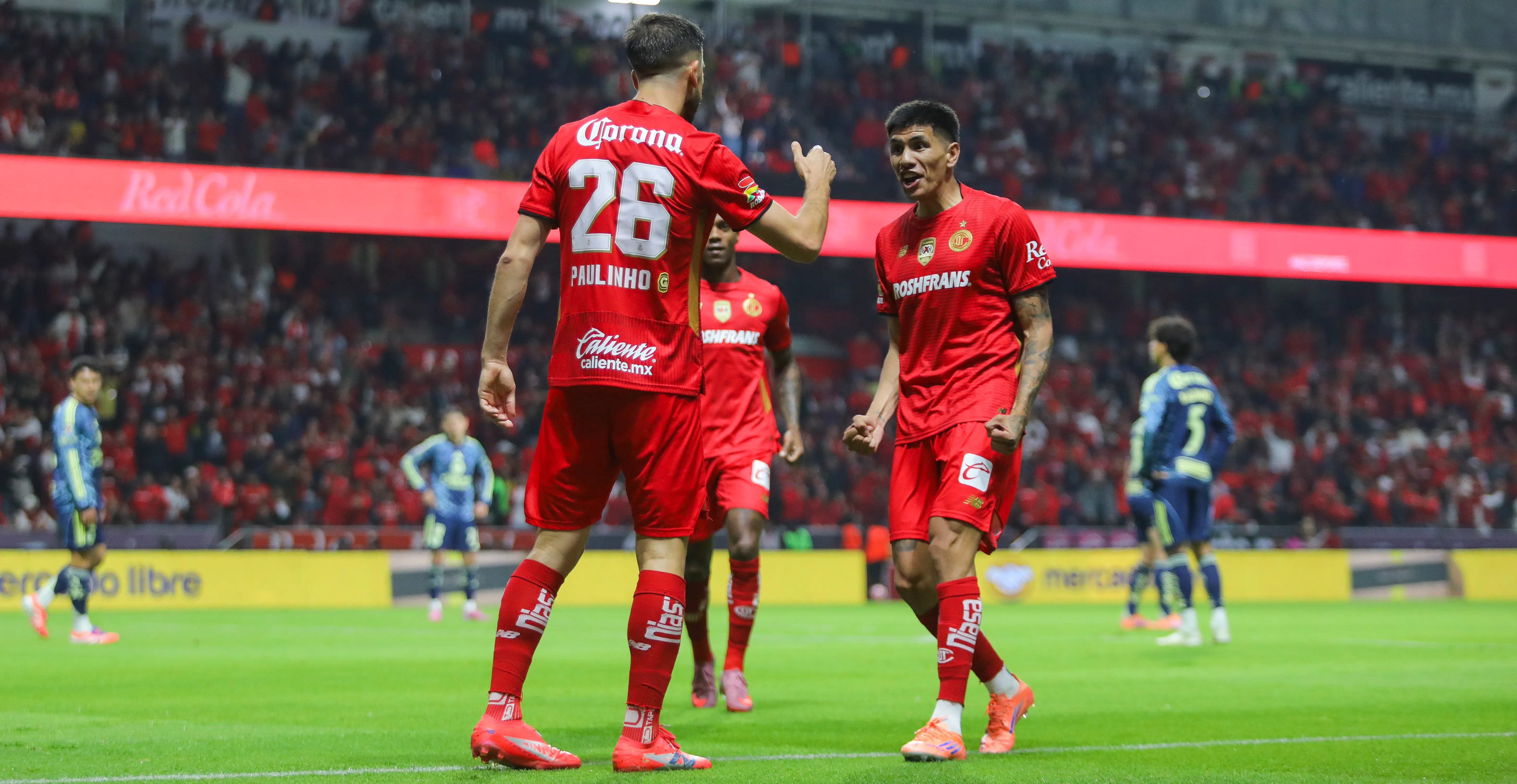 El festejo de Paulinho y todo Toluca con su gol [Foto: Getty]