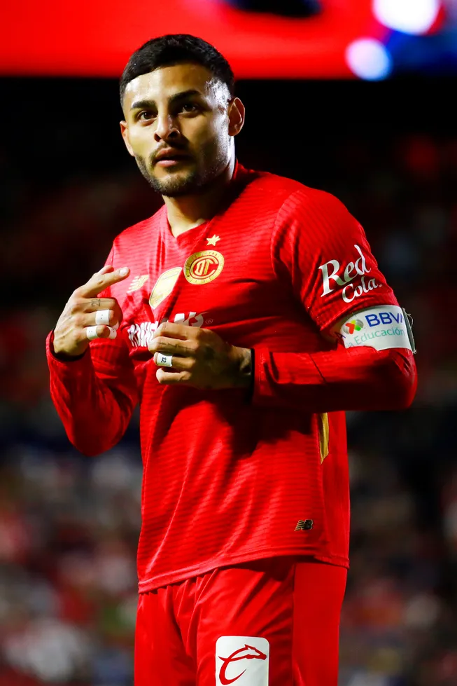 Alexis Vega, máximo asistidor del Apertura 2025 (Getty Images)