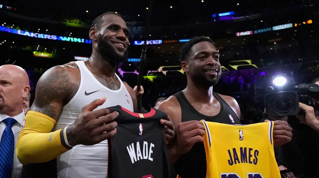 Uno de los mejores amigos de LeBron es Wade. (Foto: Getty Images)