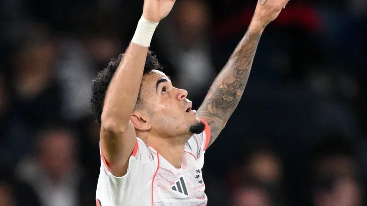 Luis Díaz recibe homenaje en Alemania.