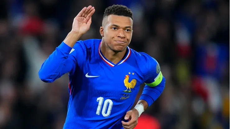 Mbappé le dio la clasificación a Francia.