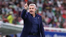Javier Aguirre mueve fichas en el equipo.
