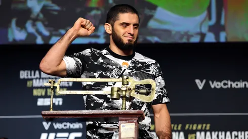 Islam Makhachev buscará ser campeón wélter en UFC 322.
