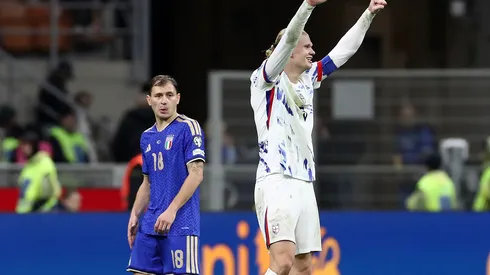 Noruega goleó a Italia con doblete de Haaland